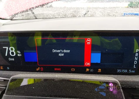 2022 Ford Mustang Mach-E Premium z USA, uszkodzony, nr VIN 3FMTK3SU7NMA05043